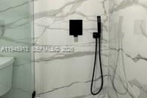 Condominio en alquiler en Aventura, Florida, 2 dormitorios, 114.46 m2 № 2004143 - foto 11