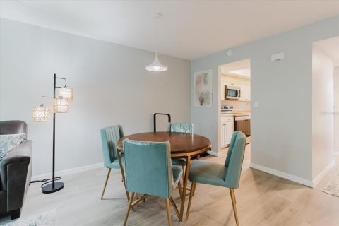 Condominio en venta en Tarpon Springs, Florida, 2 dormitorios, 85.19 m2 № 1899359 - foto 9