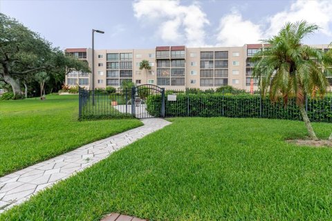 Condominio en venta en Tarpon Springs, Florida, 2 dormitorios, 85.19 m2 № 1899359 - foto 26
