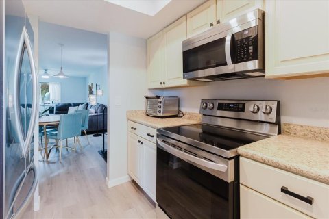 Condominio en venta en Tarpon Springs, Florida, 2 dormitorios, 85.19 m2 № 1899359 - foto 7