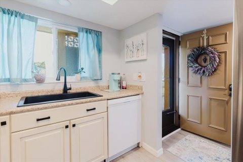 Condominio en venta en Tarpon Springs, Florida, 2 dormitorios, 85.19 m2 № 1899359 - foto 5