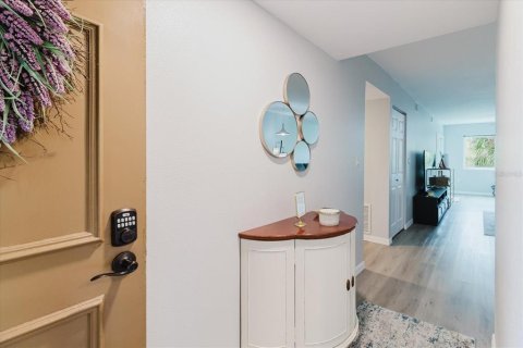 Condominio en venta en Tarpon Springs, Florida, 2 dormitorios, 85.19 m2 № 1899359 - foto 4