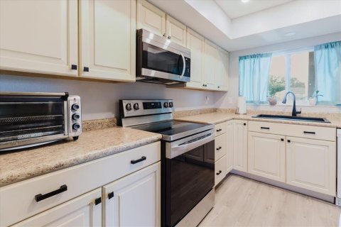 Condominio en venta en Tarpon Springs, Florida, 2 dormitorios, 85.19 m2 № 1899359 - foto 6