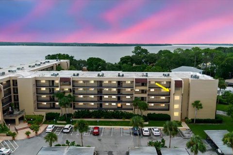 Condominio en venta en Tarpon Springs, Florida, 2 dormitorios, 85.19 m2 № 1899359 - foto 1