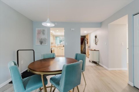 Condominio en venta en Tarpon Springs, Florida, 2 dormitorios, 85.19 m2 № 1899359 - foto 10