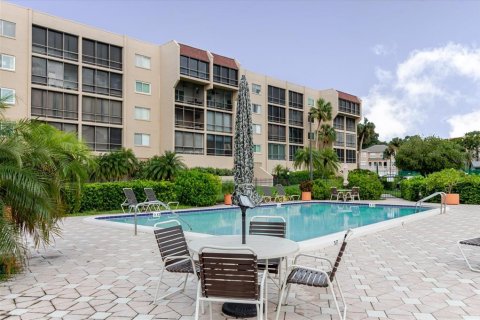 Condominio en venta en Tarpon Springs, Florida, 2 dormitorios, 85.19 m2 № 1899359 - foto 27