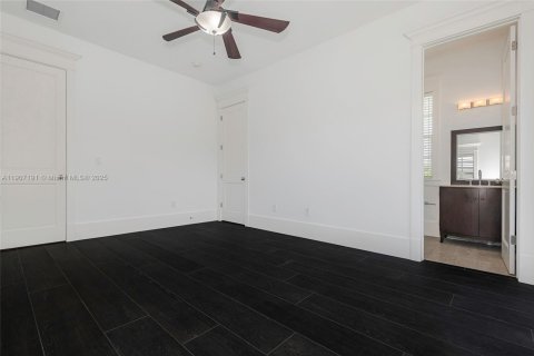 Villa ou maison à vendre à Miami, Floride: 7 chambres, 538.55 m2 № 2015963 - photo 26
