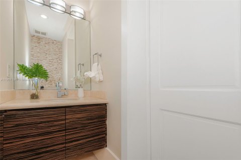 Villa ou maison à vendre à Miami, Floride: 7 chambres, 538.55 m2 № 2015963 - photo 14