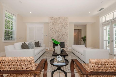 Villa ou maison à vendre à Miami, Floride: 7 chambres, 538.55 m2 № 2015963 - photo 8