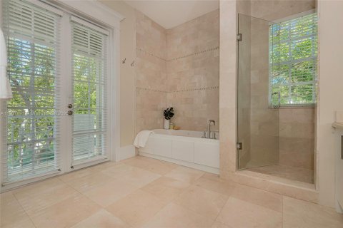 Villa ou maison à vendre à Miami, Floride: 7 chambres, 538.55 m2 № 2015963 - photo 22