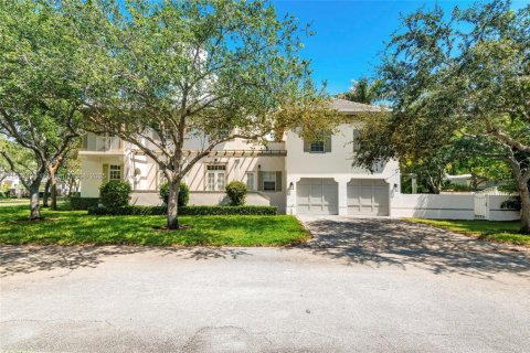 Villa ou maison à vendre à Miami, Floride: 7 chambres, 538.55 m2 № 2015963 - photo 3
