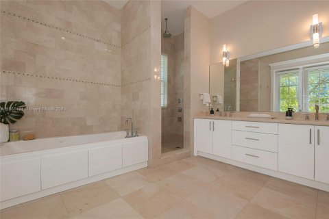 Villa ou maison à vendre à Miami, Floride: 7 chambres, 538.55 m2 № 2015963 - photo 23