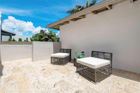 Villa ou maison à vendre à Miami, Floride: 7 chambres, 538.55 m2 № 2015963 - photo 25