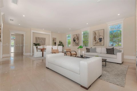 Villa ou maison à vendre à Miami, Floride: 7 chambres, 538.55 m2 № 2015963 - photo 5