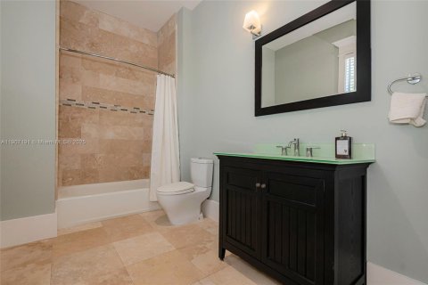 Villa ou maison à vendre à Miami, Floride: 7 chambres, 538.55 m2 № 2015963 - photo 29