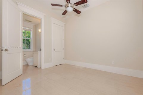 Villa ou maison à vendre à Miami, Floride: 7 chambres, 538.55 m2 № 2015963 - photo 15
