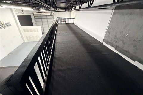 Снять в аренду коммерческую недвижимость в Тампа, Флорида № 2108306 - фото 7