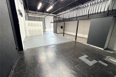 Снять в аренду коммерческую недвижимость в Тампа, Флорида № 2108306 - фото 2
