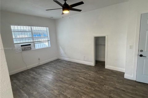 Appartement à louer à Miami, Floride: 1 chambre, 547.94 m2 № 2001229 - photo 5