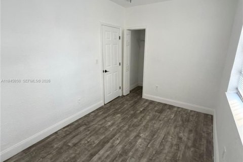 Apartamento en alquiler en Miami, Florida, 1 dormitorio, 547.94 m2 № 2001229 - foto 9