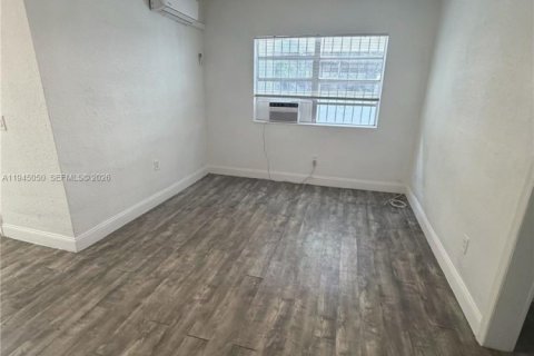 Appartement à louer à Miami, Floride: 1 chambre, 547.94 m2 № 2001229 - photo 4