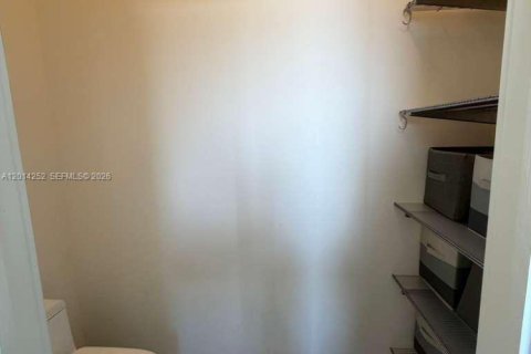 Touwnhouse à vendre à Miami, Floride: 3 chambres, 168.71 m2 № 2076375 - photo 17