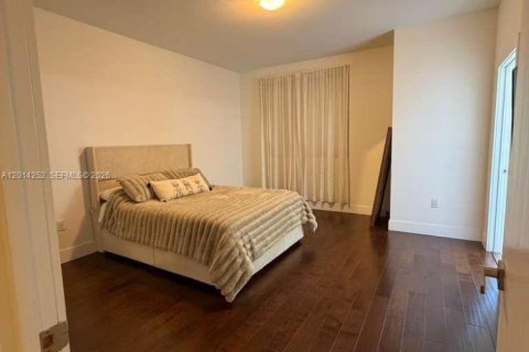 Touwnhouse à vendre à Miami, Floride: 3 chambres, 168.71 m2 № 2076375 - photo 13