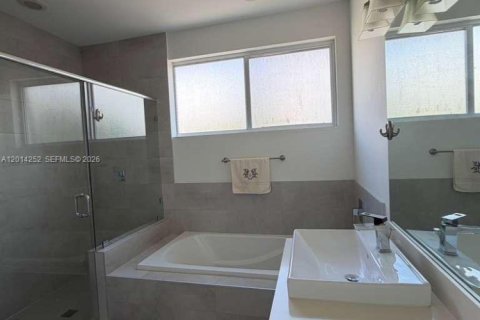 Touwnhouse à vendre à Miami, Floride: 3 chambres, 168.71 m2 № 2076375 - photo 16