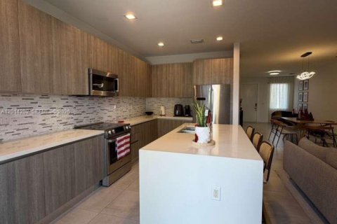 Touwnhouse à vendre à Miami, Floride: 3 chambres, 168.71 m2 № 2076375 - photo 7