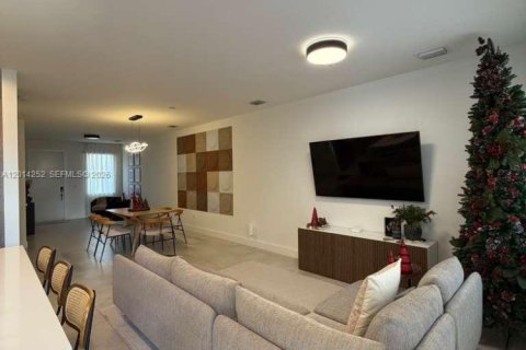 Touwnhouse à vendre à Miami, Floride: 3 chambres, 168.71 m2 № 2076375 - photo 5