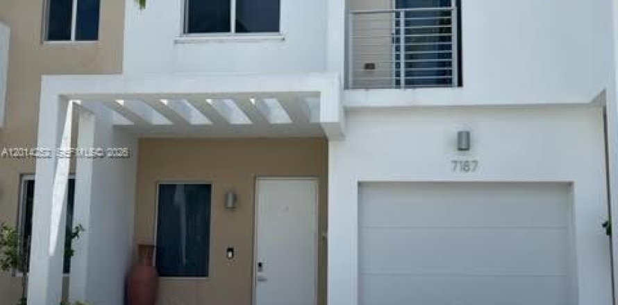 Touwnhouse à Miami, Floride 3 chambres, 168.71 m2 № 2076375