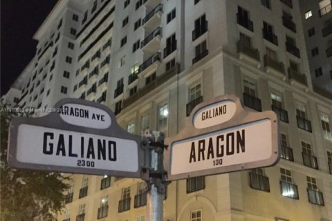 Купить кондоминиум в Корал-Гейблс, Флорида 1 спальня, 74.14м2, № 1965892 - фото 25