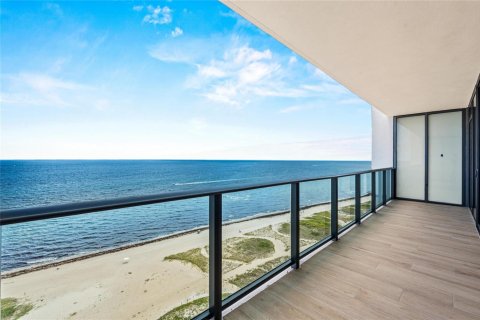 Condo in Pompano Beach, Florida, 3 bedrooms  № 2191465 - photo 2