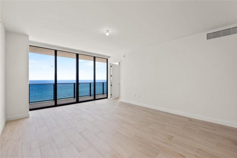 Condo in Pompano Beach, Florida, 3 bedrooms  № 2191465 - photo 9