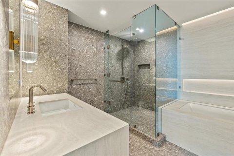 Condo in Pompano Beach, Florida, 3 bedrooms  № 2191465 - photo 19