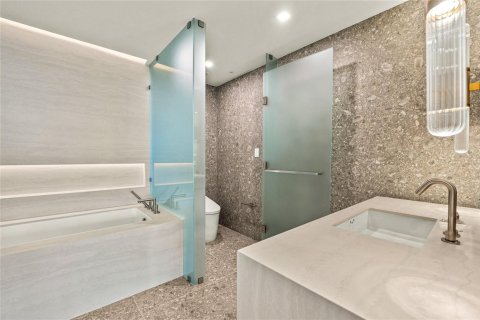 Condo in Pompano Beach, Florida, 3 bedrooms  № 2191465 - photo 18