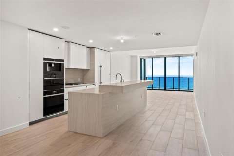 Condo in Pompano Beach, Florida, 3 bedrooms  № 2191465 - photo 7