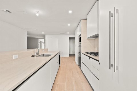 Condo in Pompano Beach, Florida, 3 bedrooms  № 2191465 - photo 13