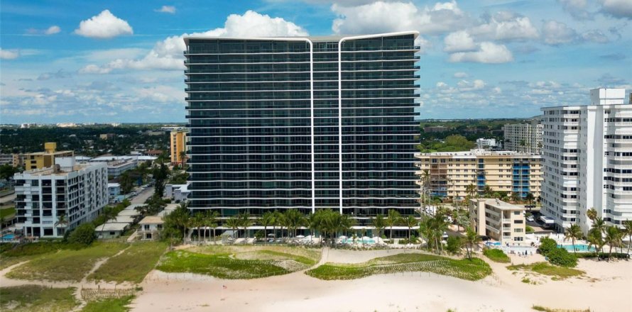 Condo in Pompano Beach, Florida, 3 bedrooms  № 2191465
