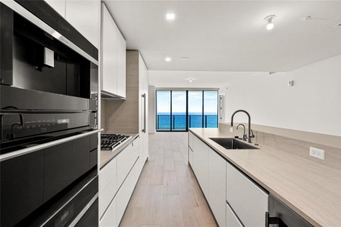 Condo in Pompano Beach, Florida, 3 bedrooms  № 2191465 - photo 10