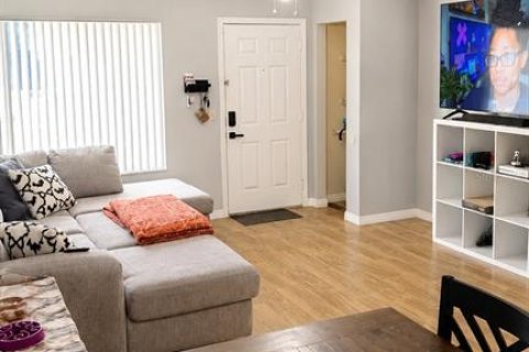 Apartamento en alquiler en Winter Haven, Florida, 2 dormitorios, 99.68 m2 № 2142666 - foto 3