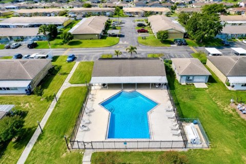 Apartamento en alquiler en Winter Haven, Florida, 2 dormitorios, 99.68 m2 № 2142666 - foto 11