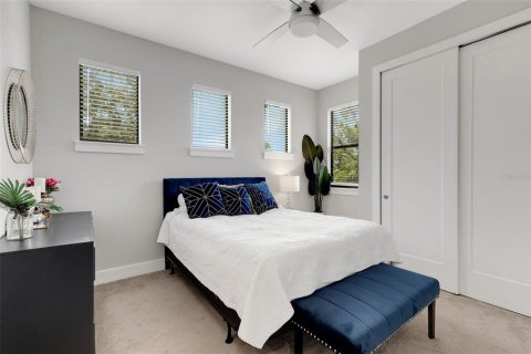 Casa en venta en Orlando, Florida, 4 dormitorios, 268.86 m2 № 1869406 - foto 19