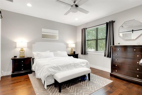 Casa en venta en Orlando, Florida, 4 dormitorios, 268.86 m2 № 1869406 - foto 22
