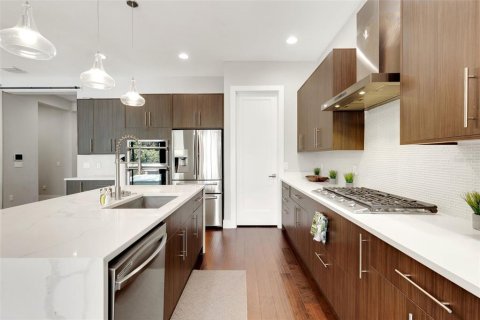 Casa en venta en Orlando, Florida, 4 dormitorios, 268.86 m2 № 1869406 - foto 12