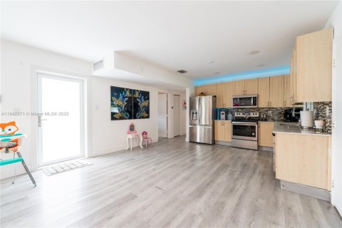 Casa en venta en Cutler Bay, Florida, 4 dormitorios, 184.32 m2 № 2001874 - foto 24