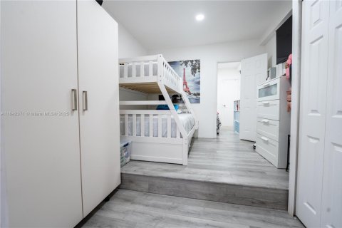 Casa en venta en Cutler Bay, Florida, 4 dormitorios, 184.32 m2 № 2001874 - foto 6