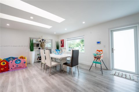 Casa en venta en Cutler Bay, Florida, 4 dormitorios, 184.32 m2 № 2001874 - foto 29