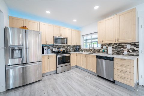 Casa en venta en Cutler Bay, Florida, 4 dormitorios, 184.32 m2 № 2001874 - foto 25