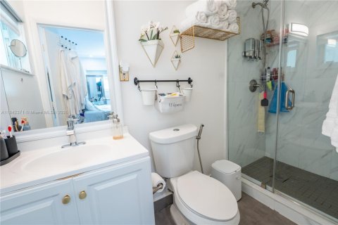 Casa en venta en Cutler Bay, Florida, 4 dormitorios, 184.32 m2 № 2001874 - foto 19